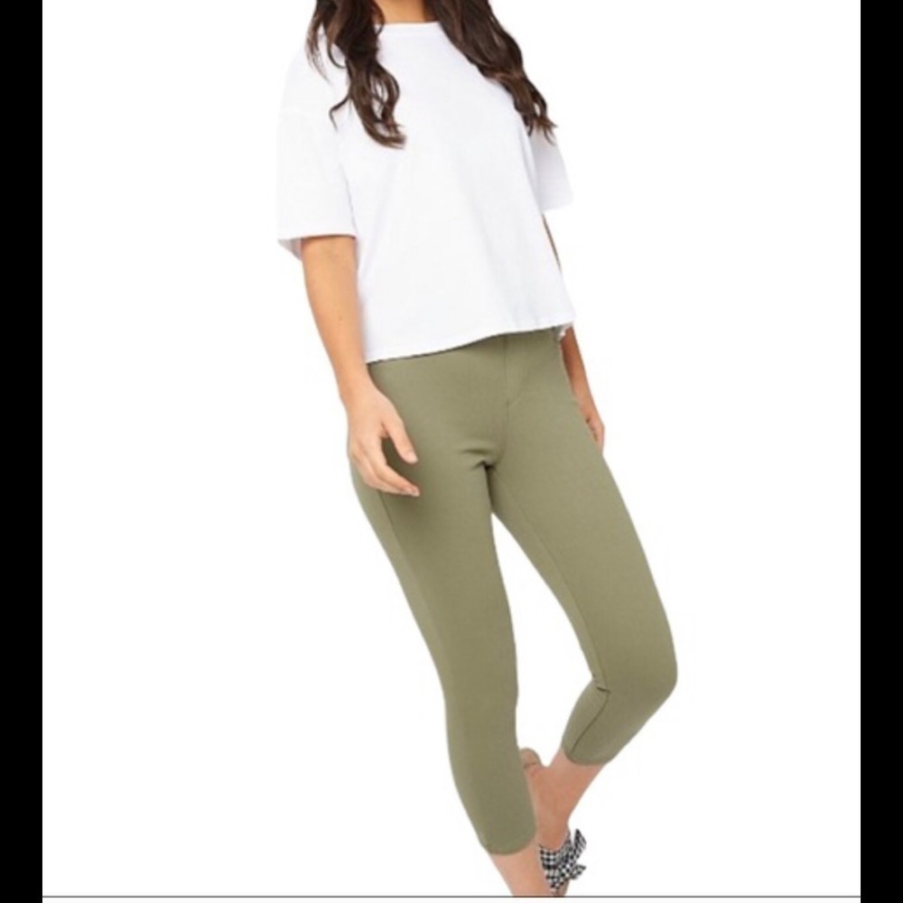 BALANCE Collection mid rise 3/4 leggings sz L/12